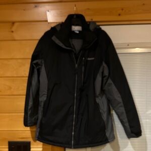 Columbia Men's Performance Jacket in Black and Gray